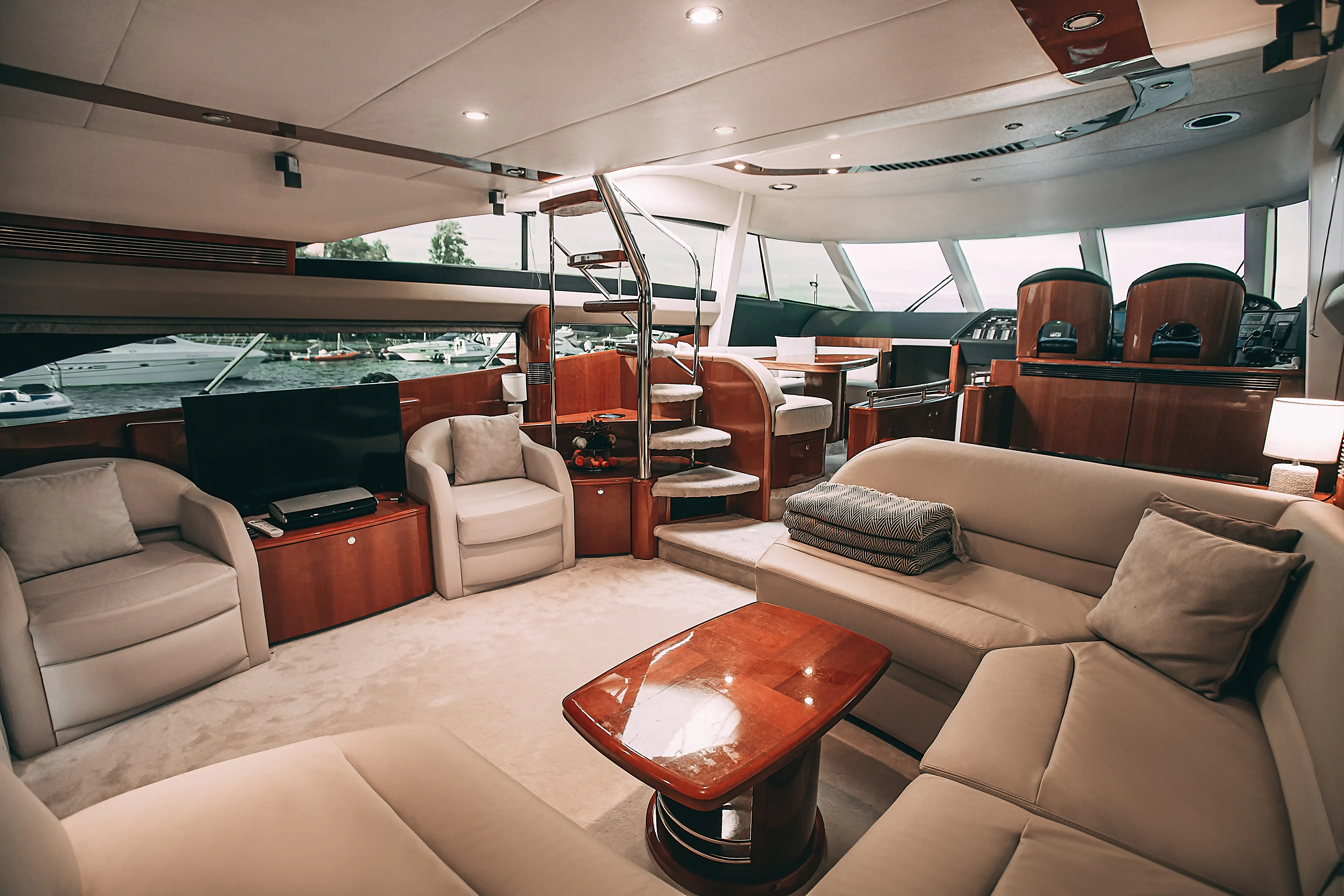 Яхта Princess 57 Esperanza image- 22